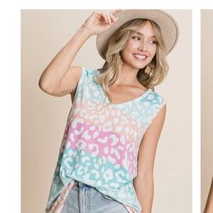 BiBi NWOT Green Sleeveless Tie Front Tank Top